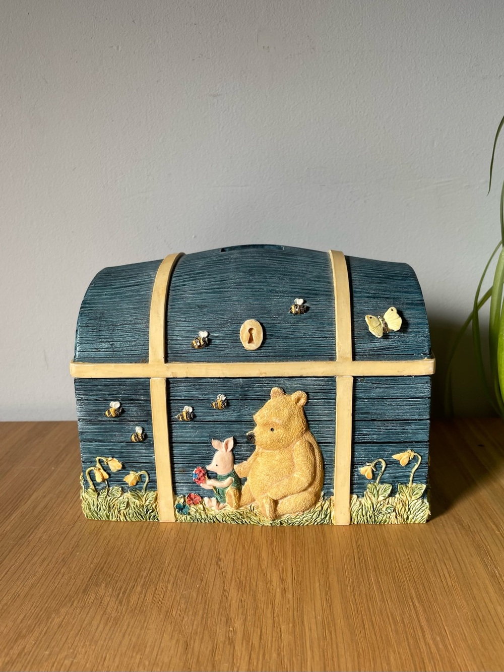 Vintage Winnie the Pooh Chest Coin Piggy Bank Blue Border Fine Arts